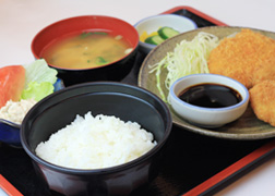 一口ヒレカツと野菜コロッケ定食